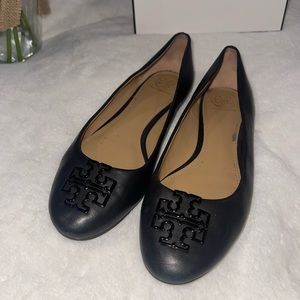 TORY BURCH ROYAL POWDER FLAT BLACK